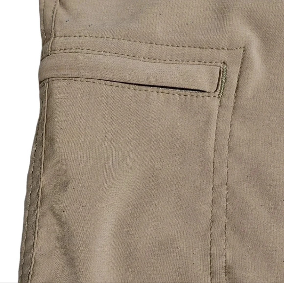 Chaps Stretch Men's Flat Front Khaki Colored Cargo Shorts Size 36 - Picture 9 of 12